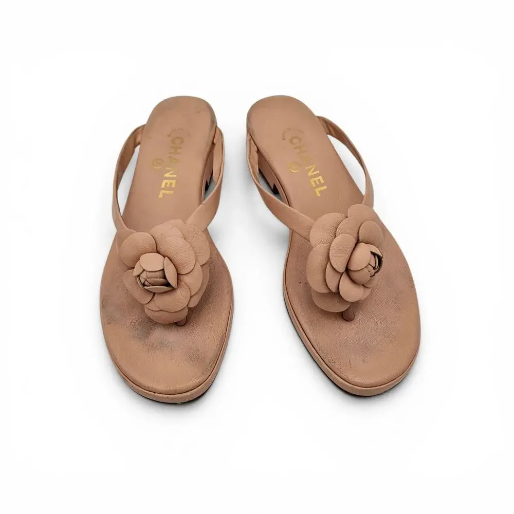 Chanel Camelia Thong Flip Flop Flat Vintage Beige Tan Leather Flower Size 8
